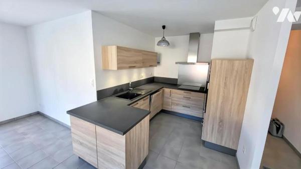 SELONCOURT dans une copropriété de standing de 2019 , appartement  trois pièces avec  cave et garage