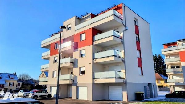 SELONCOURT dans une copropriété de standing de 2019 , appartement  trois pièces avec  cave et garage