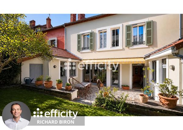Maison
         9 pièces
        - 218 m² Exclusivité 630 000 € *