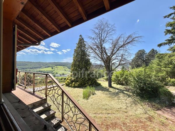 CHALET DE 220 M2, TERRAIN DE 2 668 M2, 4 CHAMBRES, COMBLES AMÉNAGEABLES DE 96 M2, VÉRANDA, VUE PANORAMIQUE, 125 M2 DE SOUS-SOL, GARAGE INDÉPENDANT DE 40 M2, TRAVAUX À PRÉVOIR
