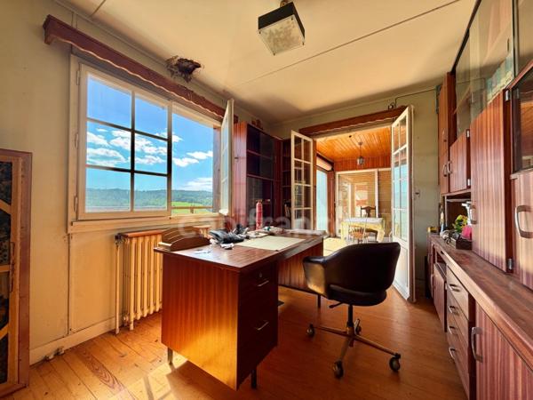 CHALET DE 220 M2, TERRAIN DE 2 668 M2, 4 CHAMBRES, COMBLES AMÉNAGEABLES DE 96 M2, VÉRANDA, VUE PANORAMIQUE, 125 M2 DE SOUS-SOL, GARAGE INDÉPENDANT DE 40 M2, TRAVAUX À PRÉVOIR