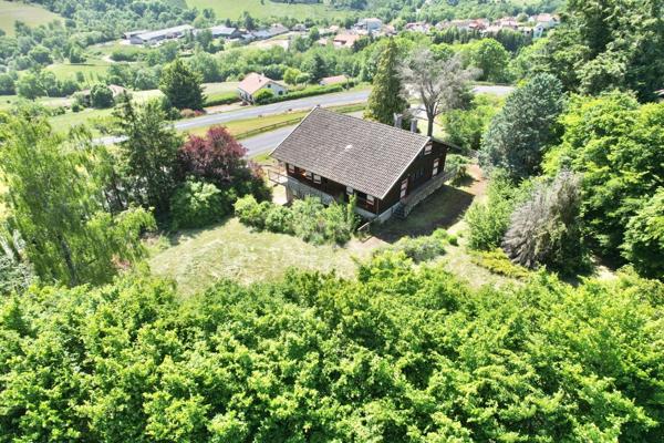 CHALET DE 220 M2, TERRAIN DE 2 668 M2, 4 CHAMBRES, COMBLES AMÉNAGEABLES DE 96 M2, VÉRANDA, VUE PANORAMIQUE, 125 M2 DE SOUS-SOL, GARAGE INDÉPENDANT DE 40 M2, TRAVAUX À PRÉVOIR