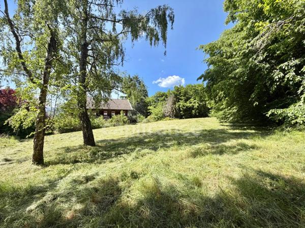 CHALET DE 220 M2, TERRAIN DE 2 668 M2, 4 CHAMBRES, COMBLES AMÉNAGEABLES DE 96 M2, VÉRANDA, VUE PANORAMIQUE, 125 M2 DE SOUS-SOL, GARAGE INDÉPENDANT DE 40 M2, TRAVAUX À PRÉVOIR