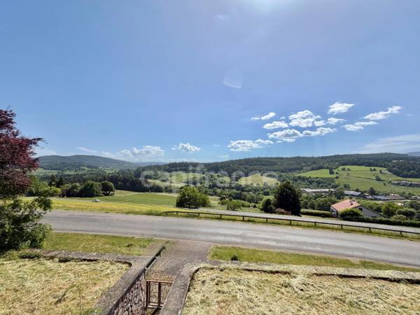 CHALET DE 220 M2, TERRAIN DE 2 668 M2, 4 CHAMBRES, COMBLES AMÉNAGEABLES DE 96 M2, VÉRANDA, VUE PANORAMIQUE, 125 M2 DE SOUS-SOL, GARAGE INDÉPENDANT DE 40 M2, TRAVAUX À PRÉVOIR