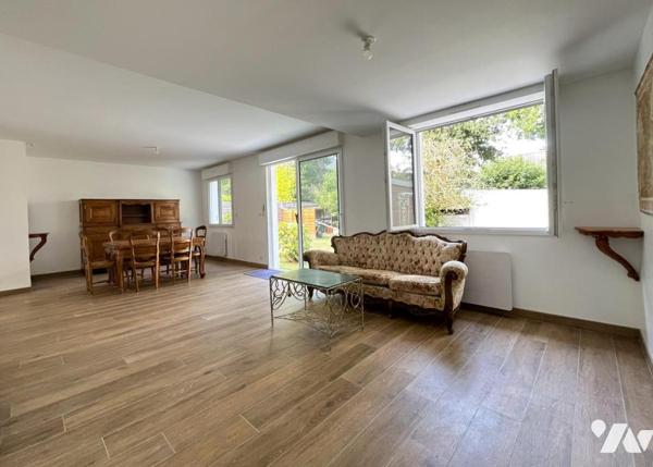 LA CHAPELLE-SUR-ERDRE CENTRE – MAISON DE PLAIN-PIED – 3 CHAMBRES – GARAGE – JARDIN