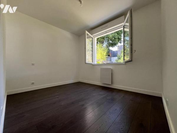 LA CHAPELLE-SUR-ERDRE CENTRE – MAISON DE PLAIN-PIED – 3 CHAMBRES – GARAGE – JARDIN