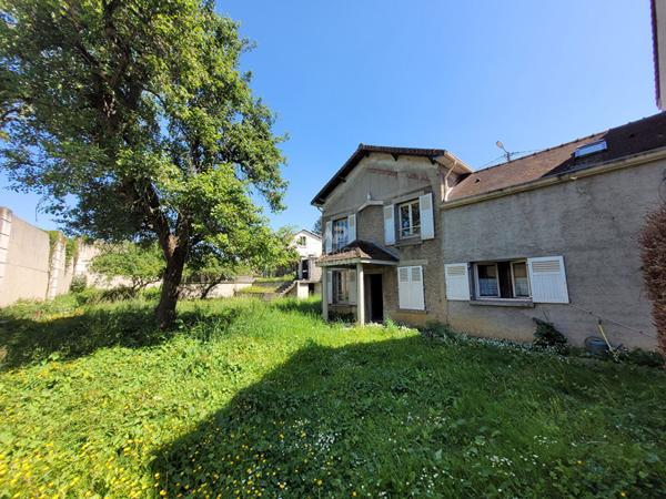 Maison Le Pecq - Domaine de Grandchamp €890 000 ** - Référence 17017