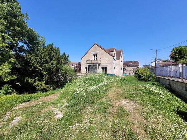 Maison Le Pecq - Domaine de Grandchamp €890 000 ** - Référence 17017