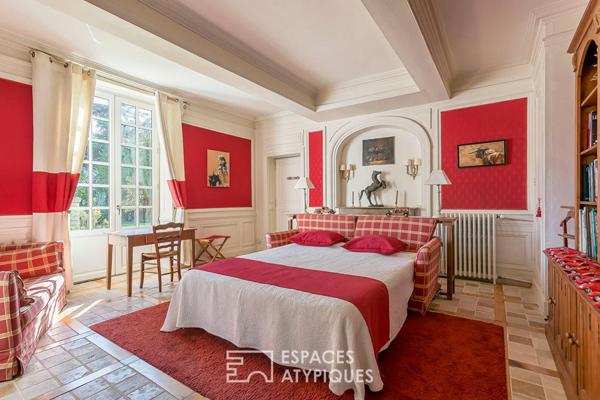 Élégance d’un clos du XVIIIe sur parc arboré avec piscine à Saint-Genis-Laval