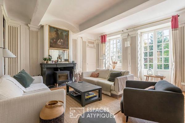 Élégance d’un clos du XVIIIe sur parc arboré avec piscine à Saint-Genis-Laval