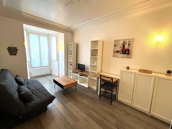 Petite copropriété. -Faibles charges (45€/mois). - Secteur recherché. - Excellente rentabilité locative.