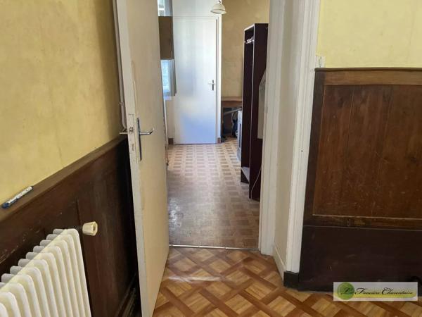 Vente immobilière : Ensemble immobilier à Aigre    304 500 €- FONCIERE CHARENTAISE AIGRE.