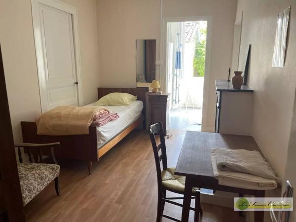 Vente immobilière : Ensemble immobilier à Aigre    304 500 €- FONCIERE CHARENTAISE AIGRE.
