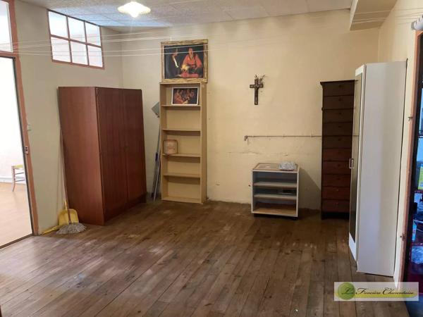 Vente immobilière : Ensemble immobilier à Aigre    304 500 €- FONCIERE CHARENTAISE AIGRE.