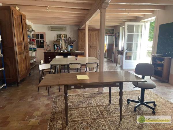 Vente immobilière : Ensemble immobilier à Aigre    304 500 €- FONCIERE CHARENTAISE AIGRE.