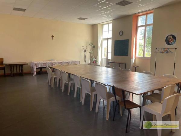Vente immobilière : Ensemble immobilier à Aigre    304 500 €- FONCIERE CHARENTAISE AIGRE.