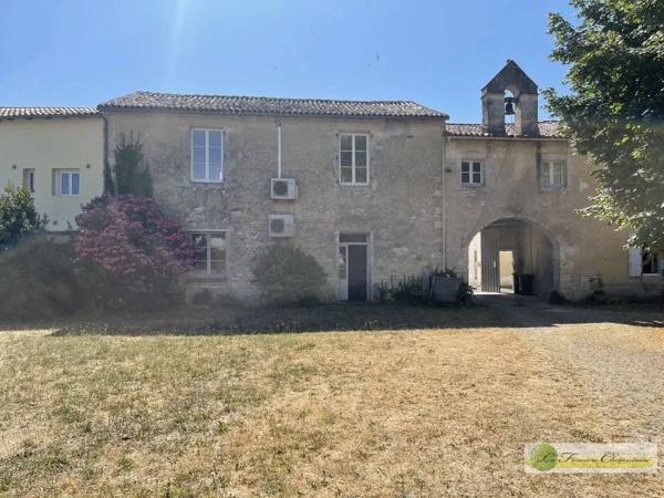 Vente immobilière : Ensemble immobilier à Aigre    304 500 €- FONCIERE CHARENTAISE AIGRE.