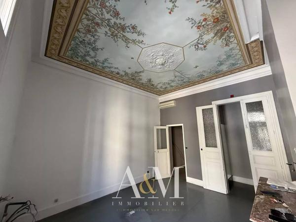 Bureaux 82 m² + cour de 15 m²