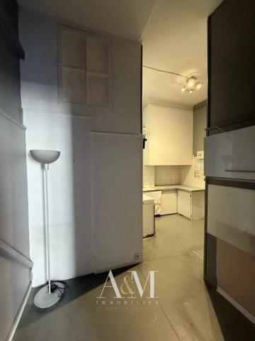 Bureaux 82 m² + cour de 15 m²