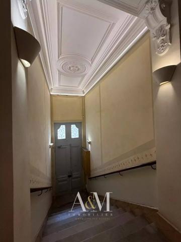 Bureaux 82 m² + cour de 15 m²