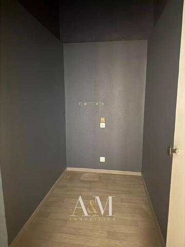 Bureaux 82 m² + cour de 15 m²