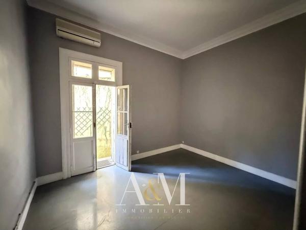 Bureaux 82 m² + cour de 15 m²