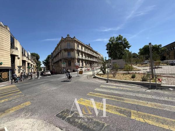 Bureaux 82 m² + cour de 15 m²