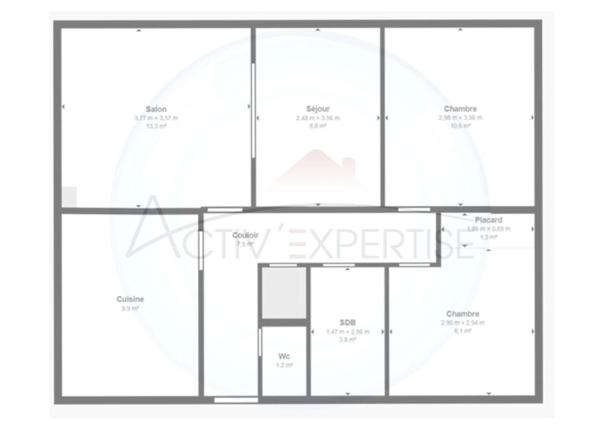 CROZON - A proximité immédiate du centre/bourg, vue sur le port de Morgat dispose d'un T2 au rez de chaussée indépendant.