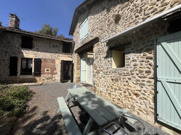 ENSEMBLE IMMOBILIER AVEC GITES, CHAMBRES D'HOTES, MAISON D'HABITATION, PISCINE ET GRANGE