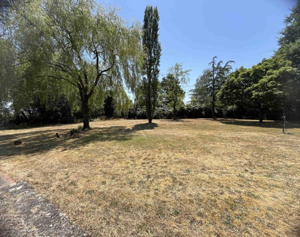 ENSEMBLE IMMOBILIER AVEC GITES, CHAMBRES D'HOTES, MAISON D'HABITATION, PISCINE ET GRANGE