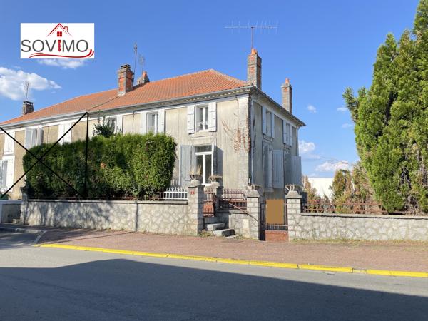 MAISON DE VILLE À RÉNOVER : JARDIN, GARAGE ET BEAU POTENTIEL