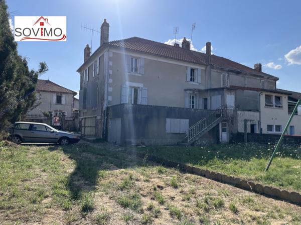 MAISON DE VILLE À RÉNOVER : JARDIN, GARAGE ET BEAU POTENTIEL