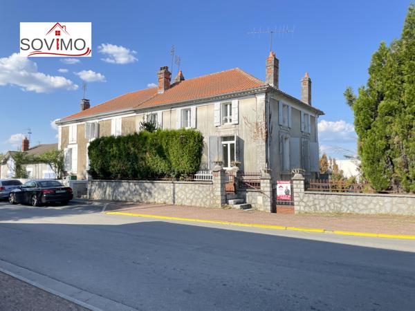 MAISON DE VILLE À RÉNOVER : JARDIN, GARAGE ET BEAU POTENTIEL