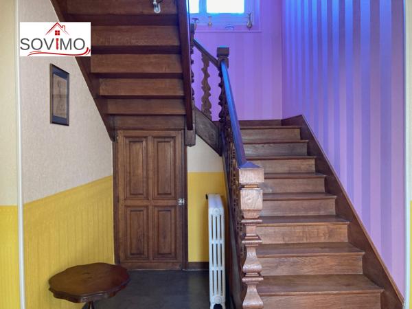 EN CENTRE VILLE, JOLI PAVILLON D'ÉPOQUE PLEIN DE CHARME, BELLES PRESTATIONS INTÉRIEUR