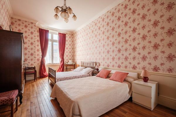 Appartement dans un hôtel particulier du 19ème avec son jardin privatif et son orangerie