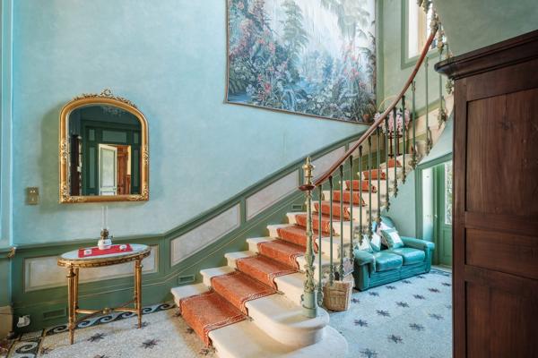 Appartement dans un hôtel particulier du 19ème avec son jardin privatif et son orangerie