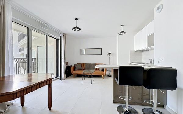 Appartement à louer    2 pièces • 45,21 m2 Suresnes