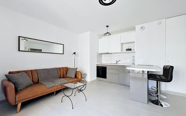 Appartement à louer    2 pièces • 45,21 m2 Suresnes