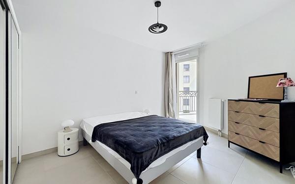 Appartement à louer    2 pièces • 45,21 m2 Suresnes