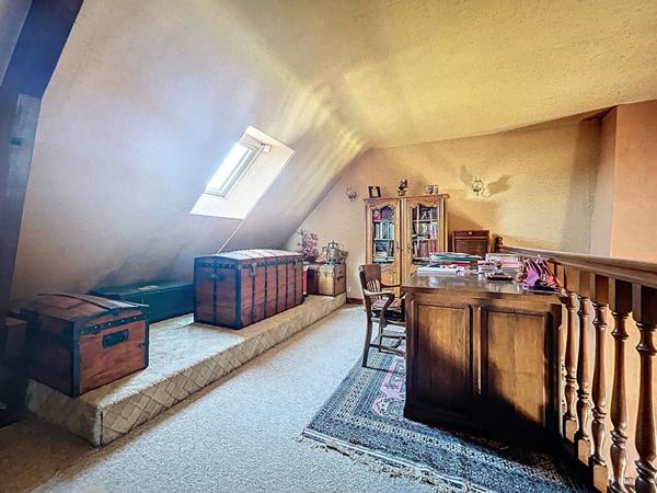 Maison familiale à vendre Cosnac 150.3 m2, Quartier recherché, Vue imprenable, Terrain arboré avec goût, 4 chambres, sous sol complet avec Garage.