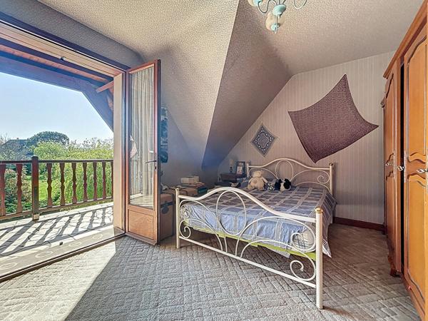 Maison familiale à vendre Cosnac 150.3 m2, Quartier recherché, Vue imprenable, Terrain arboré avec goût, 4 chambres, sous sol complet avec Garage.