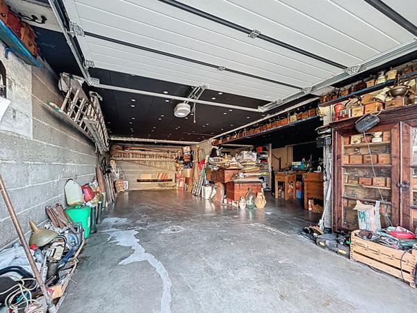 Maison familiale à vendre Cosnac 150.3 m2, Quartier recherché, Vue imprenable, Terrain arboré avec goût, 4 chambres, sous sol complet avec Garage.