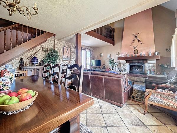 Maison familiale à vendre Cosnac 150.3 m2, Quartier recherché, Vue imprenable, Terrain arboré avec goût, 4 chambres, sous sol complet avec Garage.