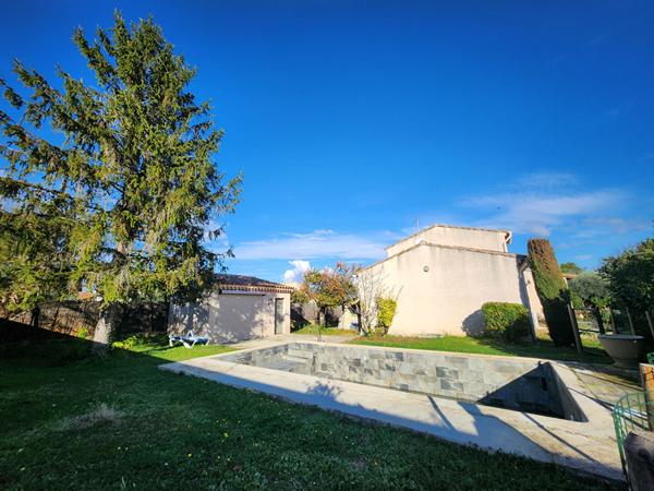 PERNES LES FONTAINES - VAUCLUSE - MAISON A VENDRE AU CALME DE 132 M² SUR TERRAIN DE 900 M² AVEC PISCINE