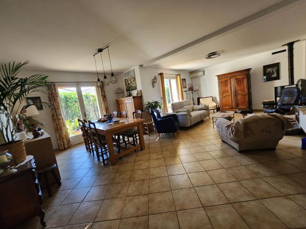 PERNES LES FONTAINES - VAUCLUSE - MAISON A VENDRE AU CALME DE 132 M² SUR TERRAIN DE 900 M² AVEC PISCINE