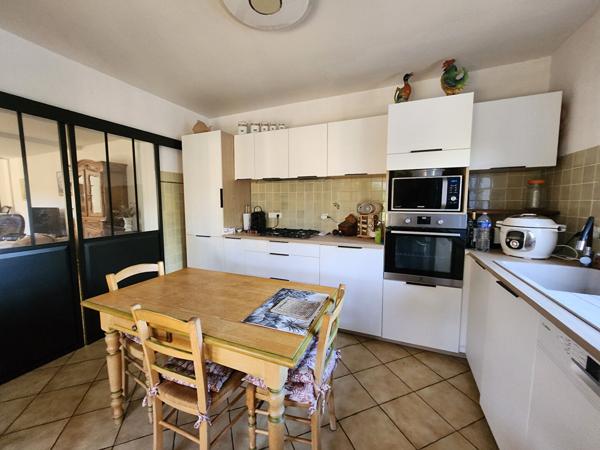 PERNES LES FONTAINES - VAUCLUSE - MAISON A VENDRE AU CALME DE 132 M² SUR TERRAIN DE 900 M² AVEC PISCINE