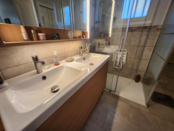 PERNES LES FONTAINES - VAUCLUSE - MAISON A VENDRE AU CALME DE 132 M² SUR TERRAIN DE 900 M² AVEC PISCINE