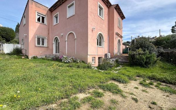 Maison à vendre    6 pièces • 160 m2 Mougins