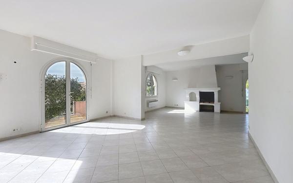 Maison à vendre    6 pièces • 160 m2 Mougins