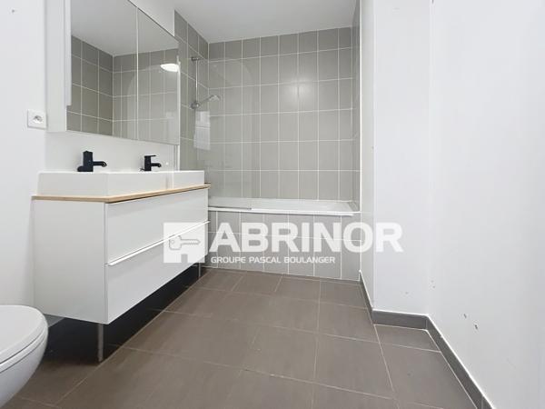 Maison Individuelle en semi-plain-pied- 7 chambres- bureau-jardin-garage. WATTIGNIES